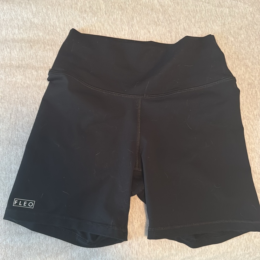Fleo Women's black shorts